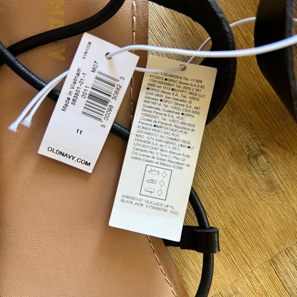 Old Navy New w/tag…black gladiator sandals - Picture 4 of 4